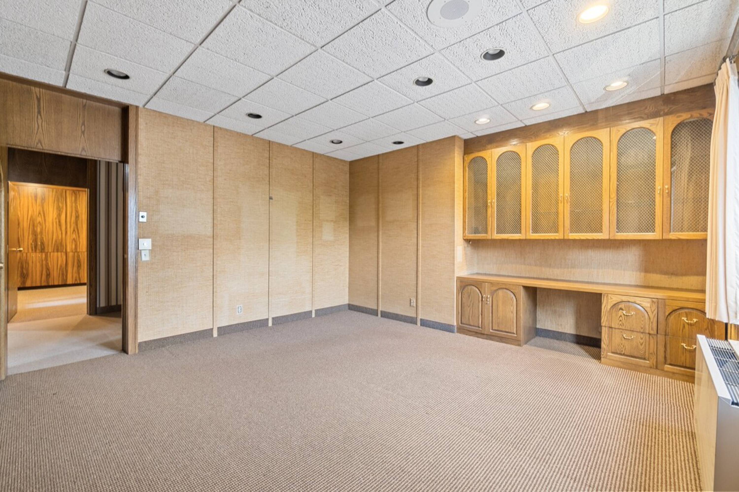 Stunning Mixed use Office